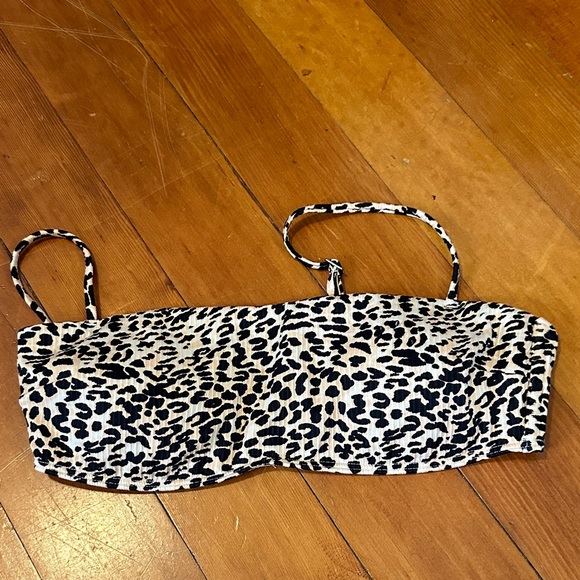 Hollister Other - Hollister Black and White Leopard Bikini Top